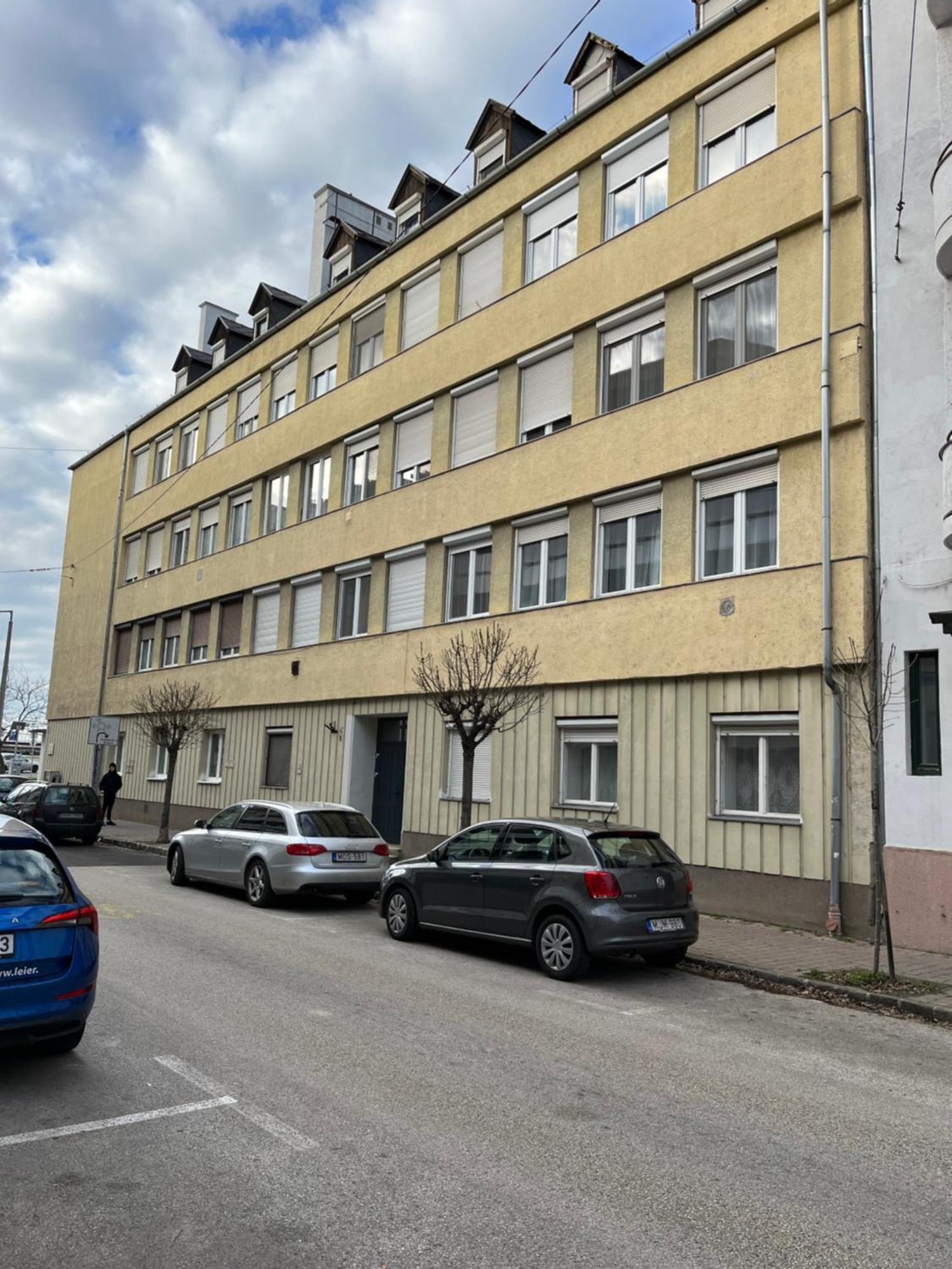 River - Free Parking Gyor Exterior photo